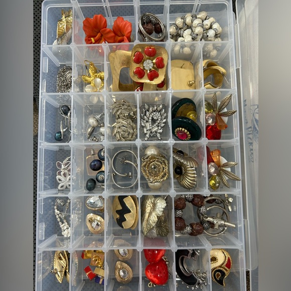 Preview - Pierced Earrings Sun Aug 17 - Picture 2 of 3